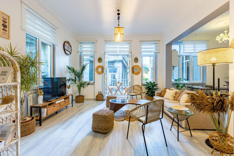 Others 3, Exceptional Flat Near Metro and Galata, Beyoğlu