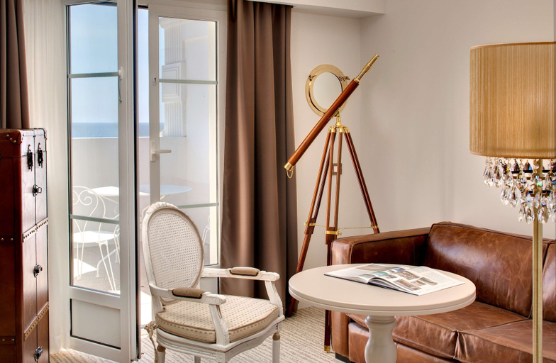 Bathroom 5, Grand Hotel Des Sablettes Plage, Curio Collection By Hilton, Var