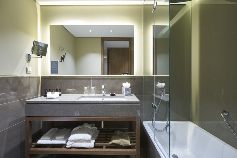 Bathroom 5, PortoBay Liberdade, Lisbon