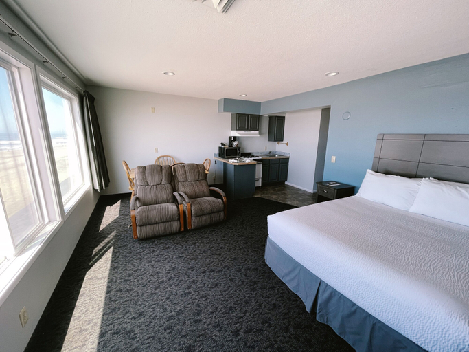 Bedroom 3, The Sandcastle Beachfront Hotel, Lincoln