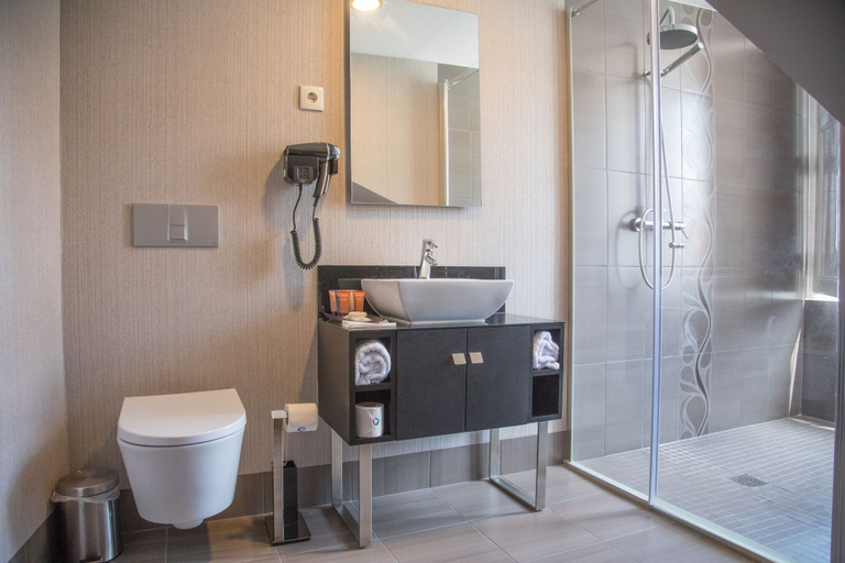 Bathroom 4, Casual Belle Epoque Lisboa Hotel by Casual Hoteles, Lisbon