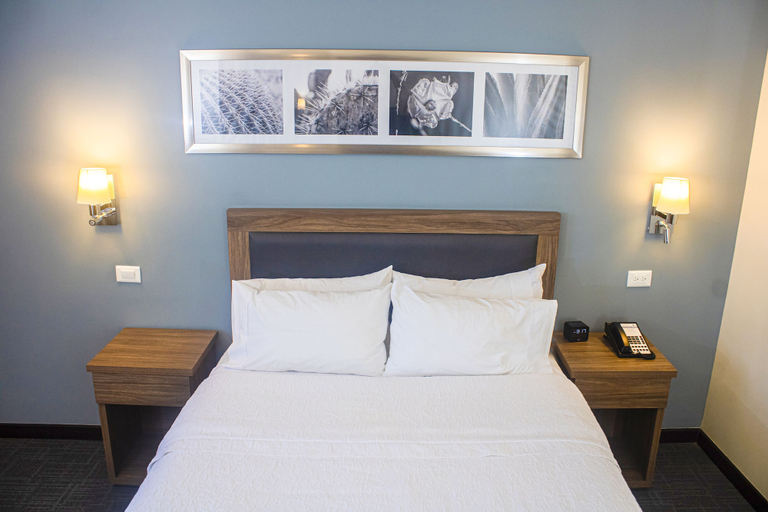 Bedroom 2, Hampton Inn & Suites by Hilton Salamanca Bajio, Salamanca