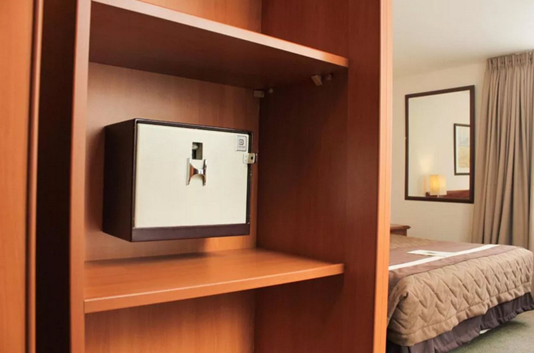 Bedroom 3, Hotel Alcala del Rio, Santiago