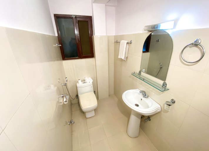 Bathroom 5, Thamel Grand Hotel, Bagmati