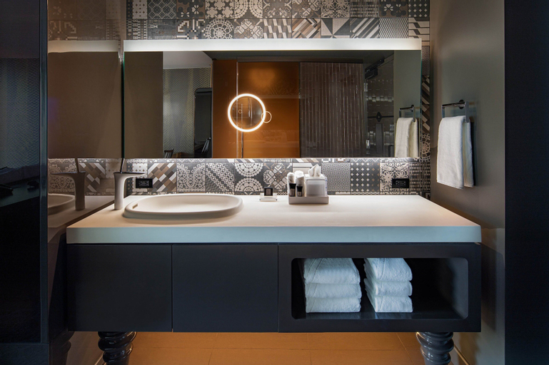Bathroom 12