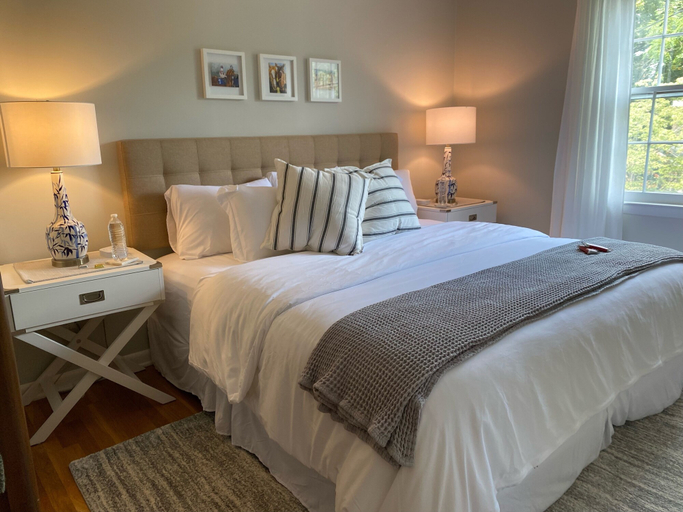 Bedroom 2, Rose Hill Inn, Woodford