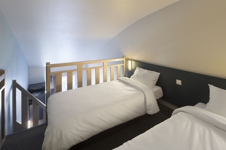 Bedroom 3, B&B HOTEL Honfleur, Calvados