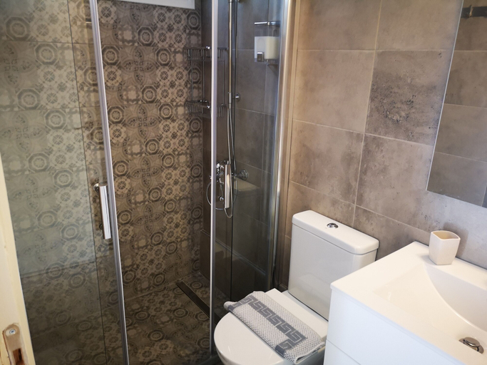 Bathroom, City Center Apartment Project 3, Crete