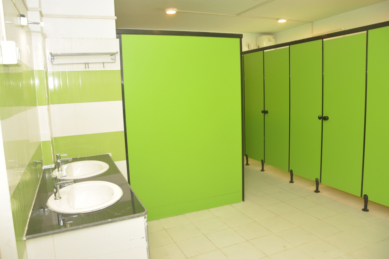 Bathroom 5, Offbeat CCU on EM Bypass, South 24 Parganas