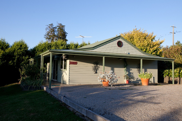 Exterior & Views 8