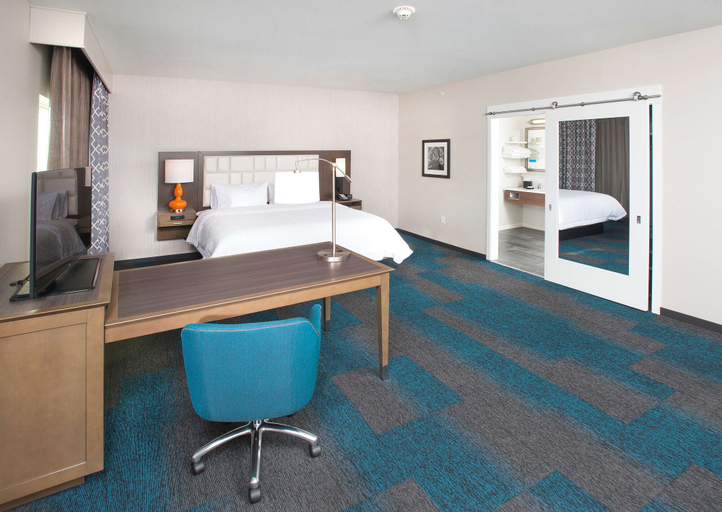 Bedroom 3, Hampton Inn & Suites LAX El Segundo, Los Angeles