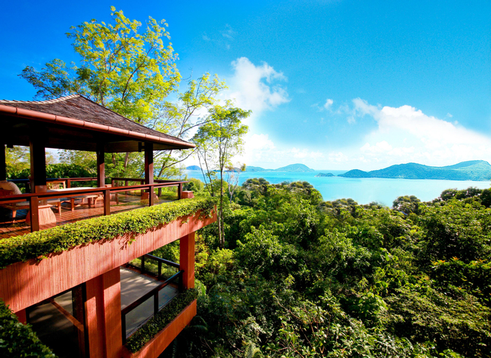 Exterior & Views 9