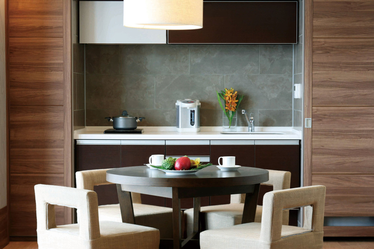 Dining Room 7