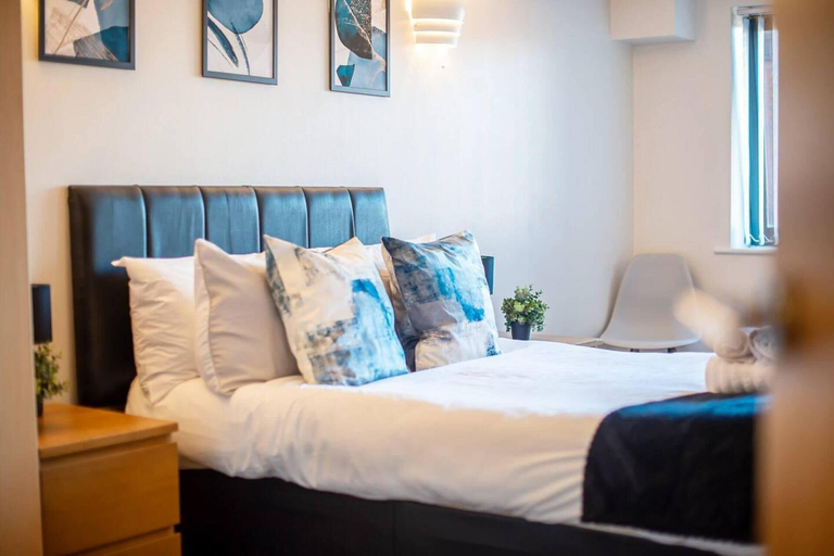 Bedroom 3, Stunning 2-bed Apartment in Birmingham, Birmingham