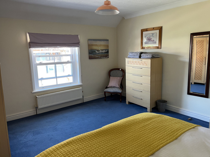 Bedroom 5, Seafront Sheringham 1 bed Apt Sleeps 4 - 1xdog, Norfolk