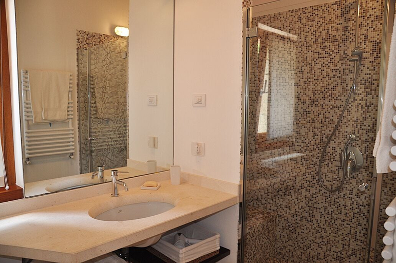Bathroom 4, Villa Spargi Sea View & Swimming Pool, Nuoro