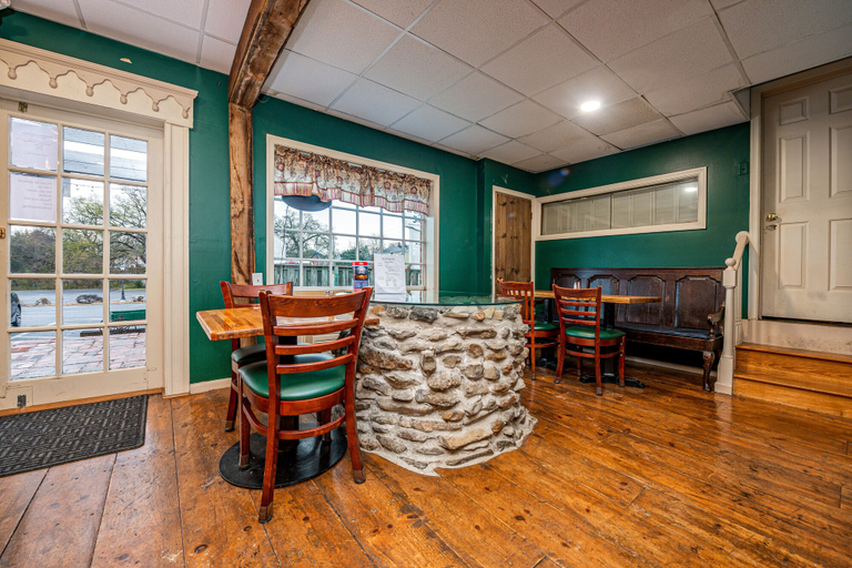 Food & Drinks 5, Wayside Inn, Frederick