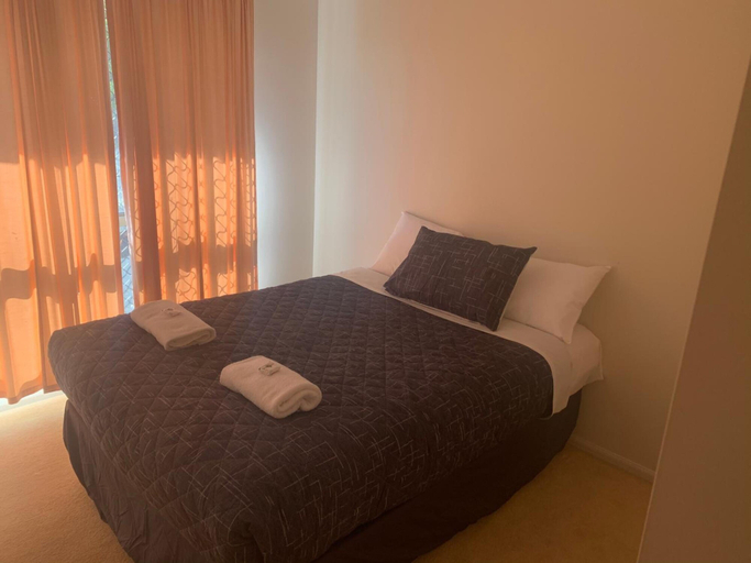 Bedroom 2, Gin Gin Budget Accommodation, Kolan