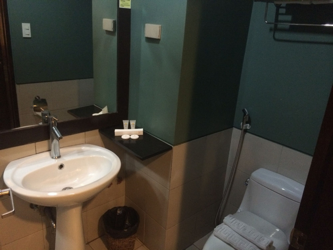 Bathroom 7