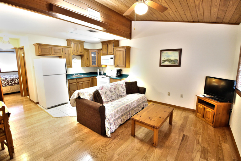Others 5, Peach Tree Inn & Suites, Gillespie