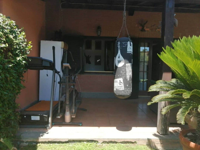 Exterior & Views, 3 Bedrooms Villa Sleeps 6 With Garden, Rome