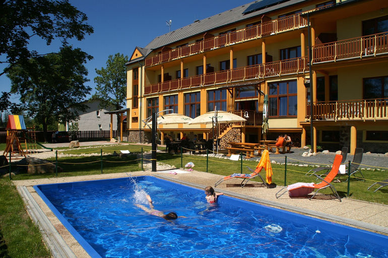 Exterior & Views 2, Hotel Avalanche, Poprad