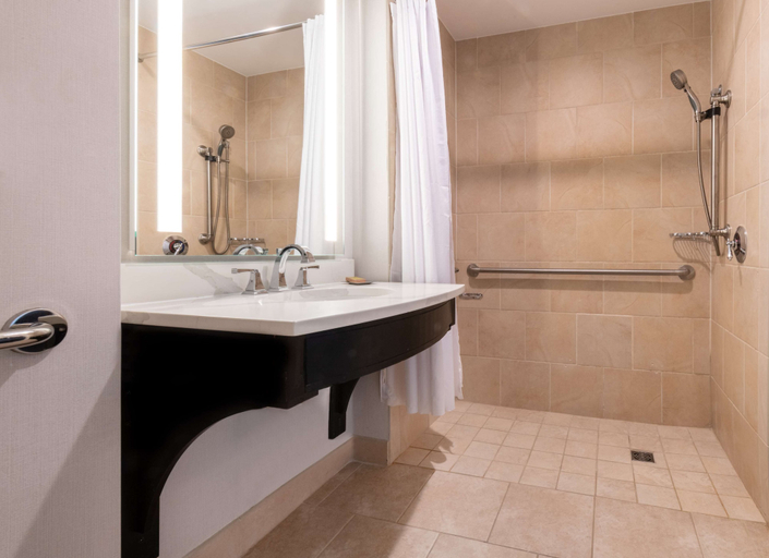 Bathroom 5, Hilton Columbus/Polaris, Delaware
