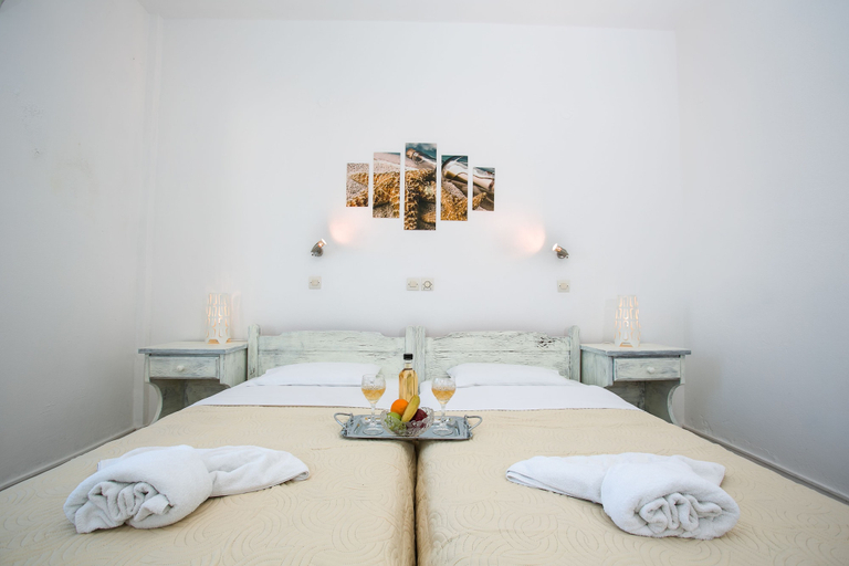 Bedroom 3, Hotel Stella, South Aegean