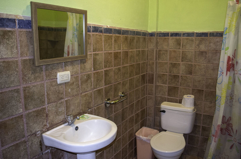 Bathroom, Apartotel Conchita, Garabito