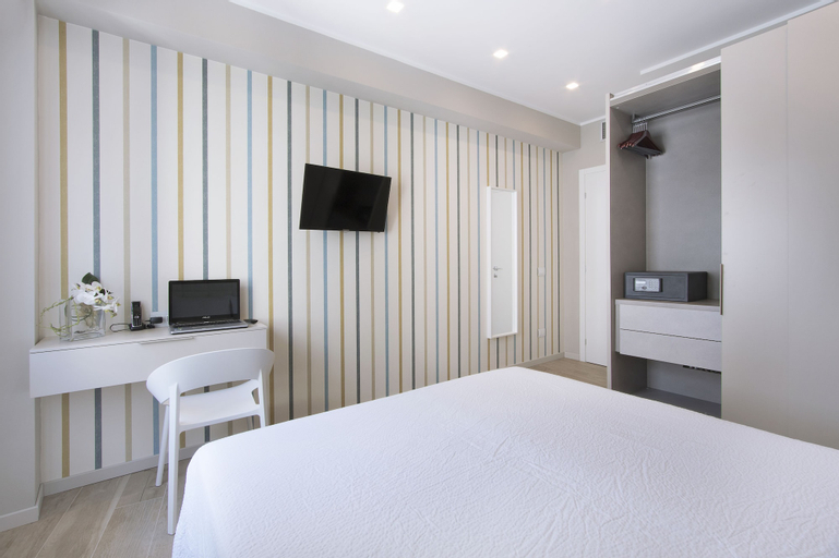 Bedroom 13