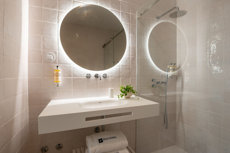Bathroom 4, Memoria Lisboa FLH Hotels, Lisbon