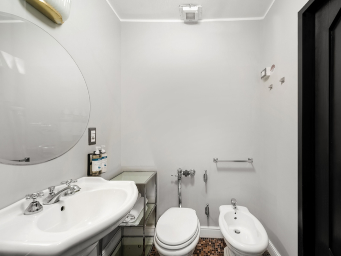 Bathroom 5, Milan Adore, Milano
