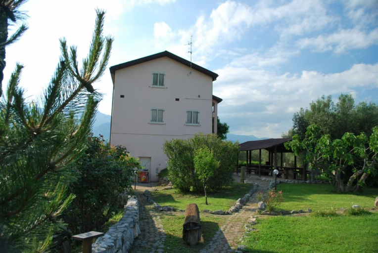 Exterior & Views, Dante Pino in Tocco da Casauria, Pescara