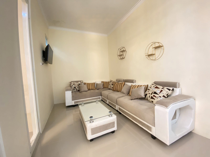 Bedroom 5, Oma Villa 12, Malang