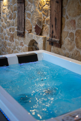 Sport & Beauty 4, Pamelas House, Crete