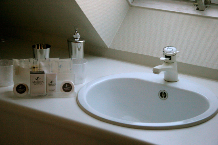 Bathroom 5, Martin's Manoir, Brabant Wallon