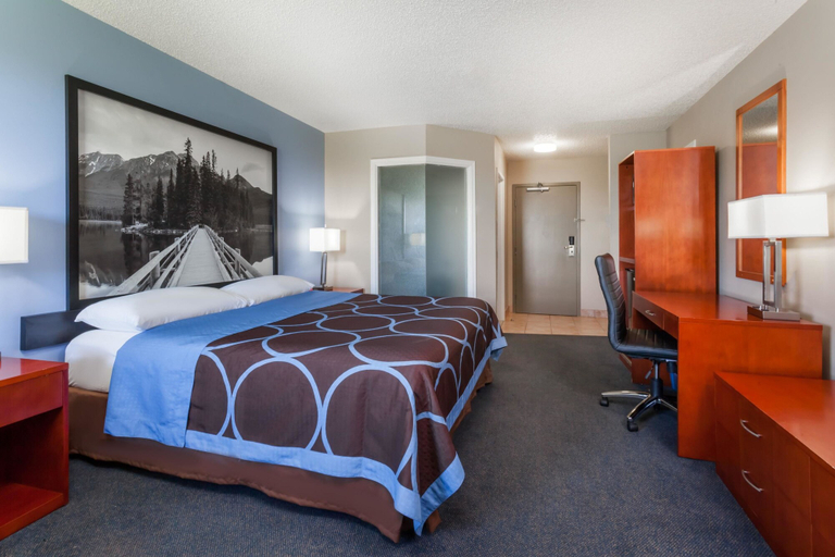 Bedroom 3, Super 8 by Wyndham Sherwood Park/Edmonton Area, Division No. 11