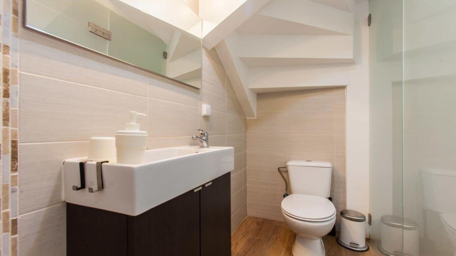 Bathroom, Lisbon City Sweet Studio, Lisbon