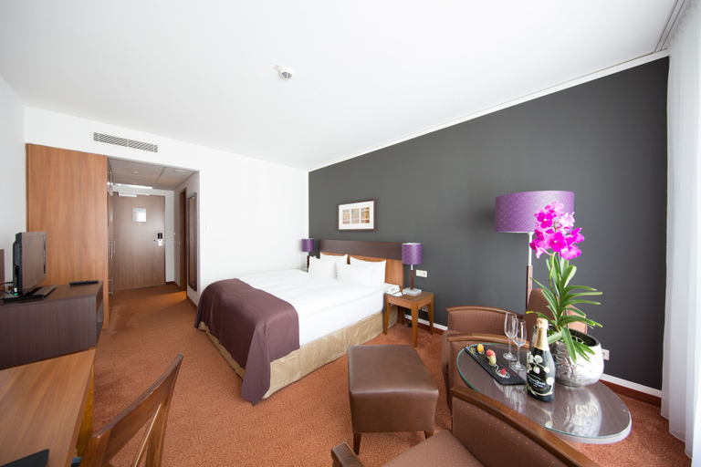Bedroom 3, Dorint Hotel am Dom Erfurt, Erfurt
