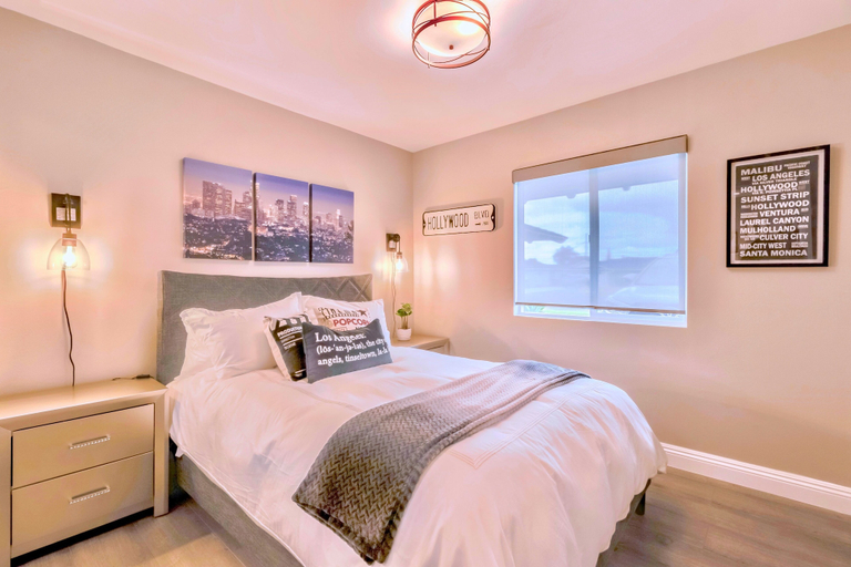 Bedroom 2, Cypress Villa, Orange