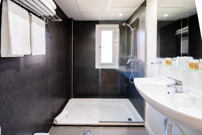Bathroom 5, Albir Garden Resort, Alicante