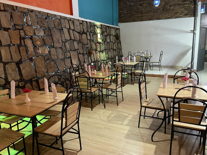 Food & Drinks, M Safari Club, Gasabo