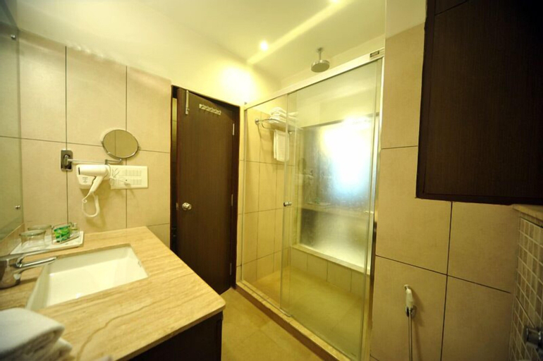 Bathroom 18