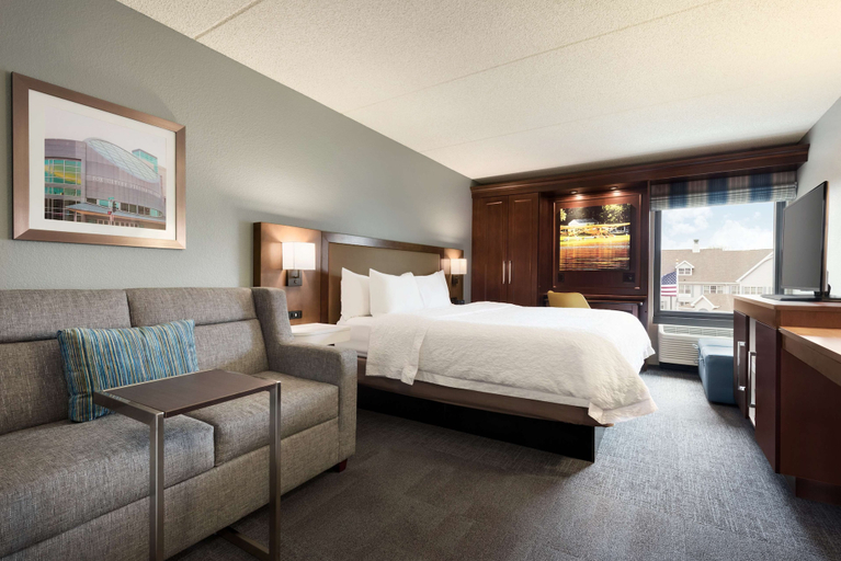 Bedroom 3, Hampton Inn Appleton-Fox River Mall Area, Outagamie