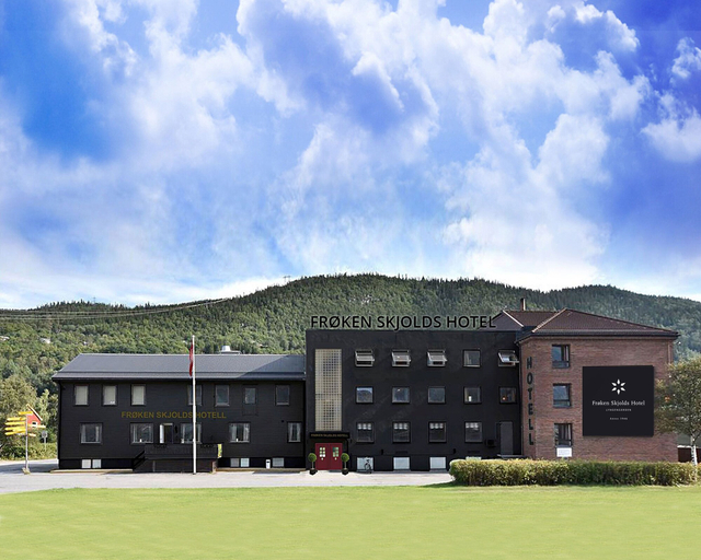 Exterior & Views 3, Frøken Skjolds Hotel, Vefsn