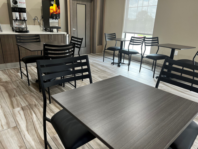Food & Drinks 5, Super 8 by Wyndham Houston NW Beltway 8/West Rd, Houston