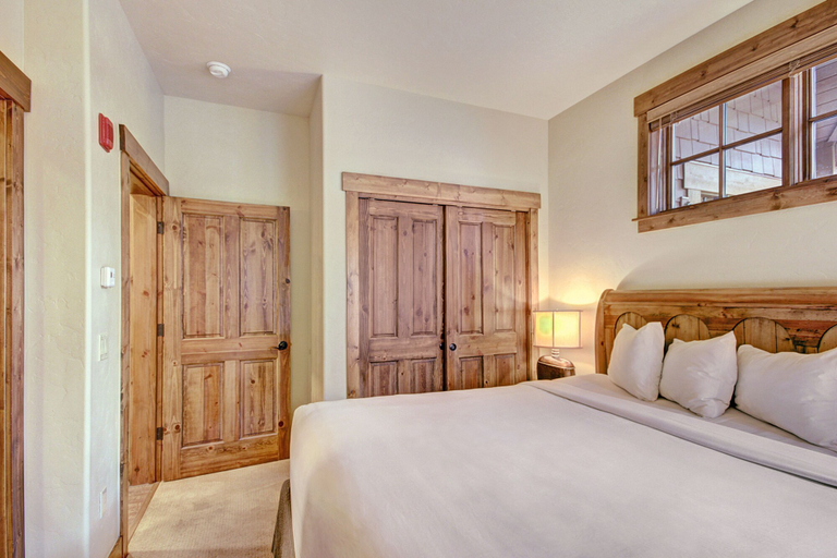 Bedroom 3, Mountain Thunder Lodge, A Vail Resorts Property, Summit