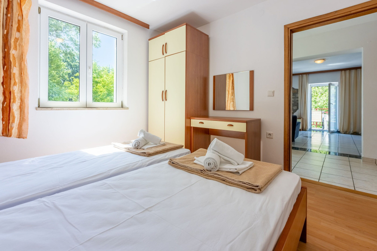 Bedroom 3, Apartments Neven, Vinodolska