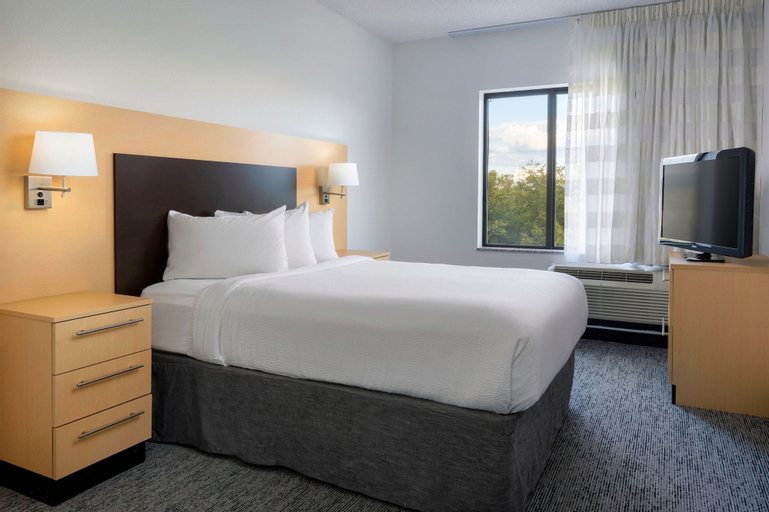 Bedroom 24