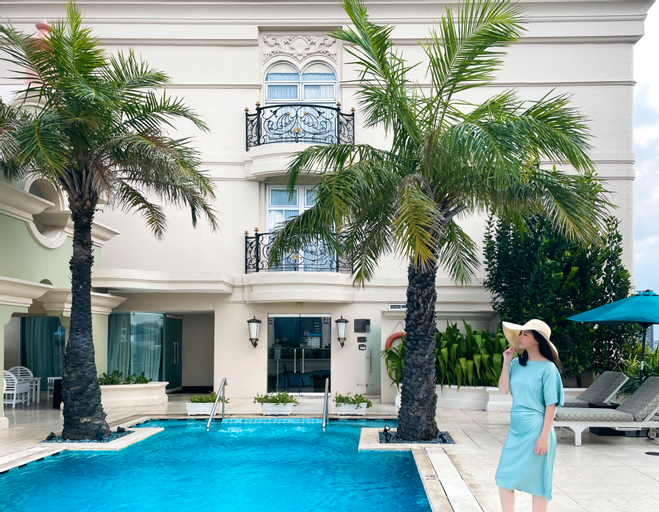 Exterior & Views 22